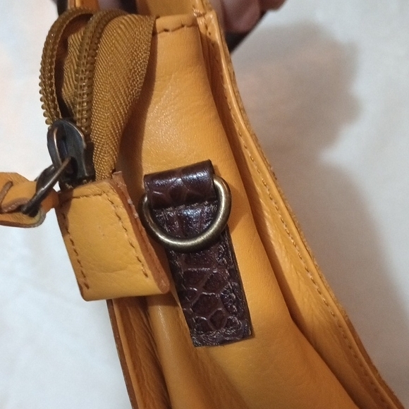 Quilted Mustard Handbag - Picture 6 of 6